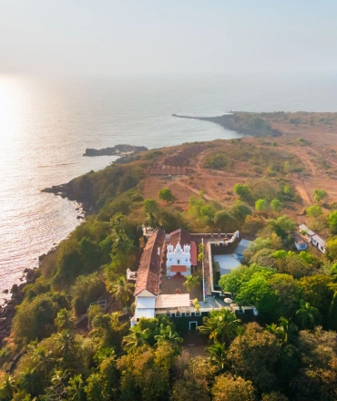 Shiroda Beach & Terekhol Fort